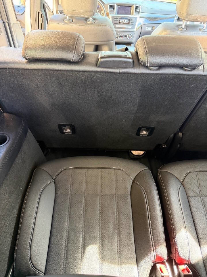 Used 2016 Mercedes-Benz GL 450 4MATIC w/ Premium I Package image 48