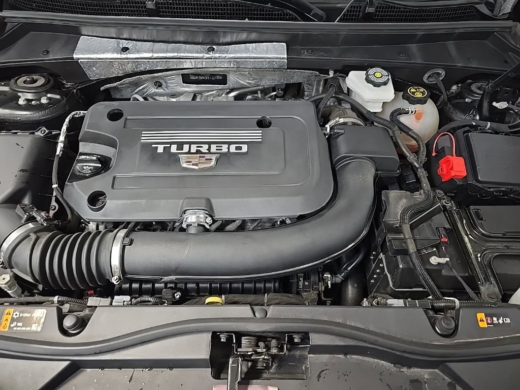 Used 2023 Cadillac XT4 Luxury w/ Cold Weather Package image 13
