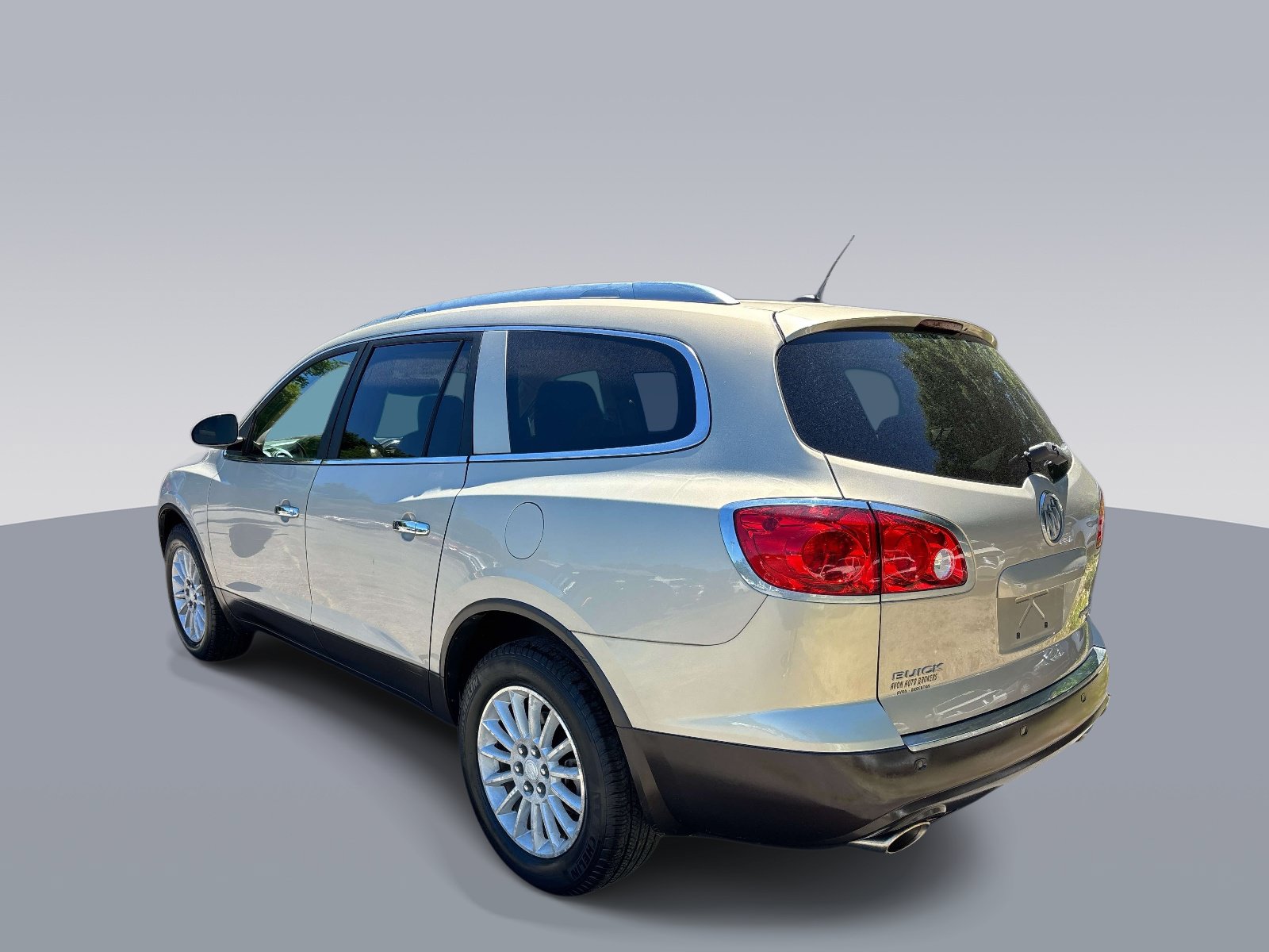 Used 2011 Buick Enclave CXL FWD image 5