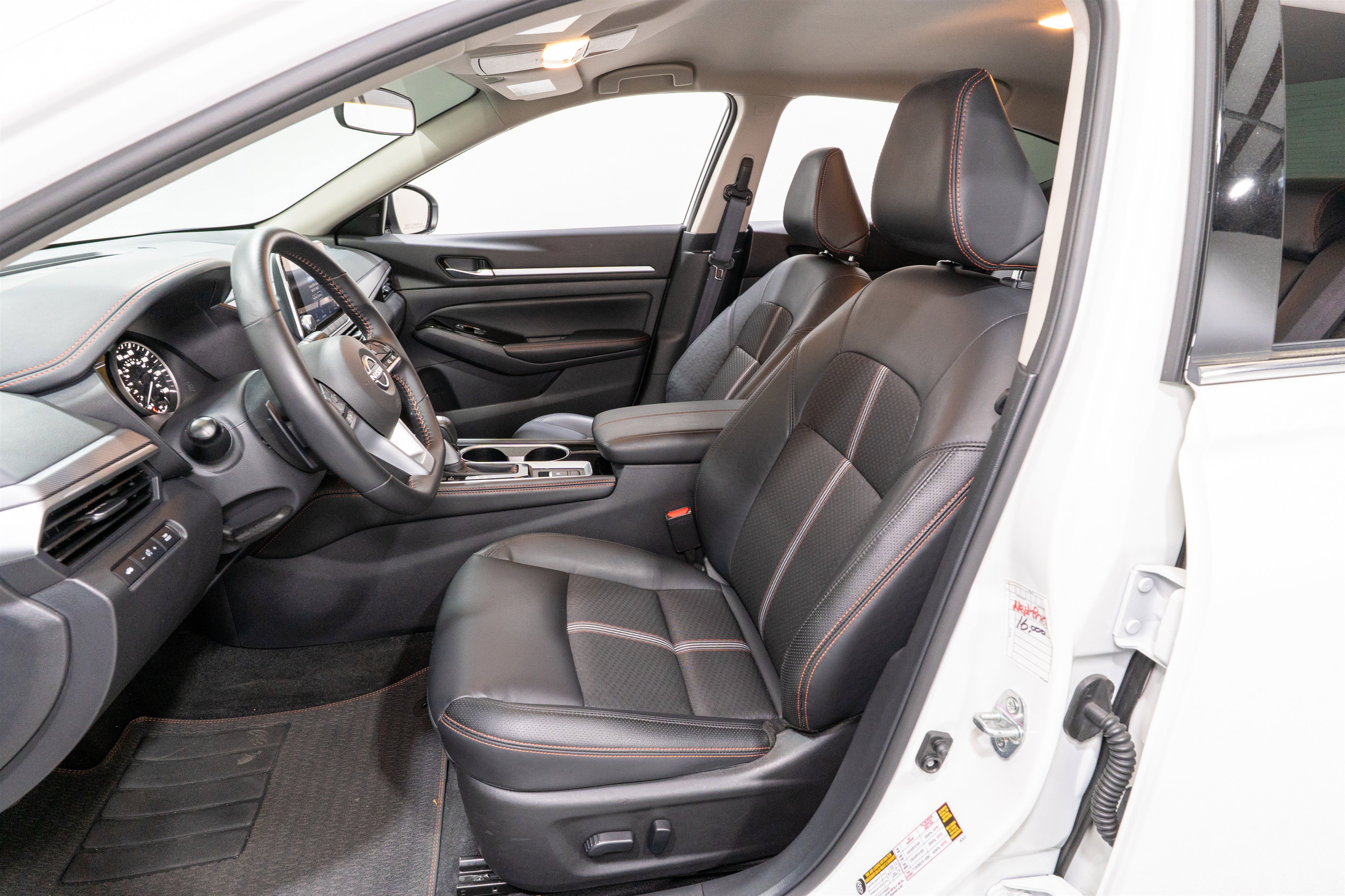 Used 2025 Nissan Altima 2.5 SR image 15