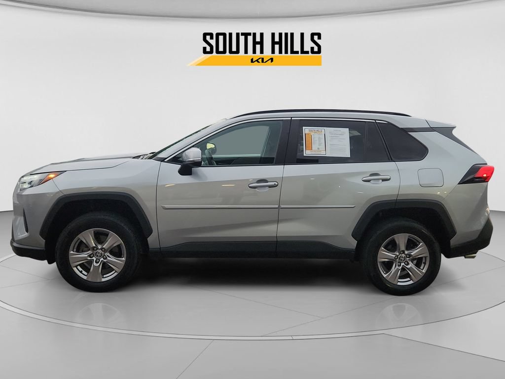 Used 2022 Toyota RAV4 XLE w/ Convenience Package AWD/4WD image 2