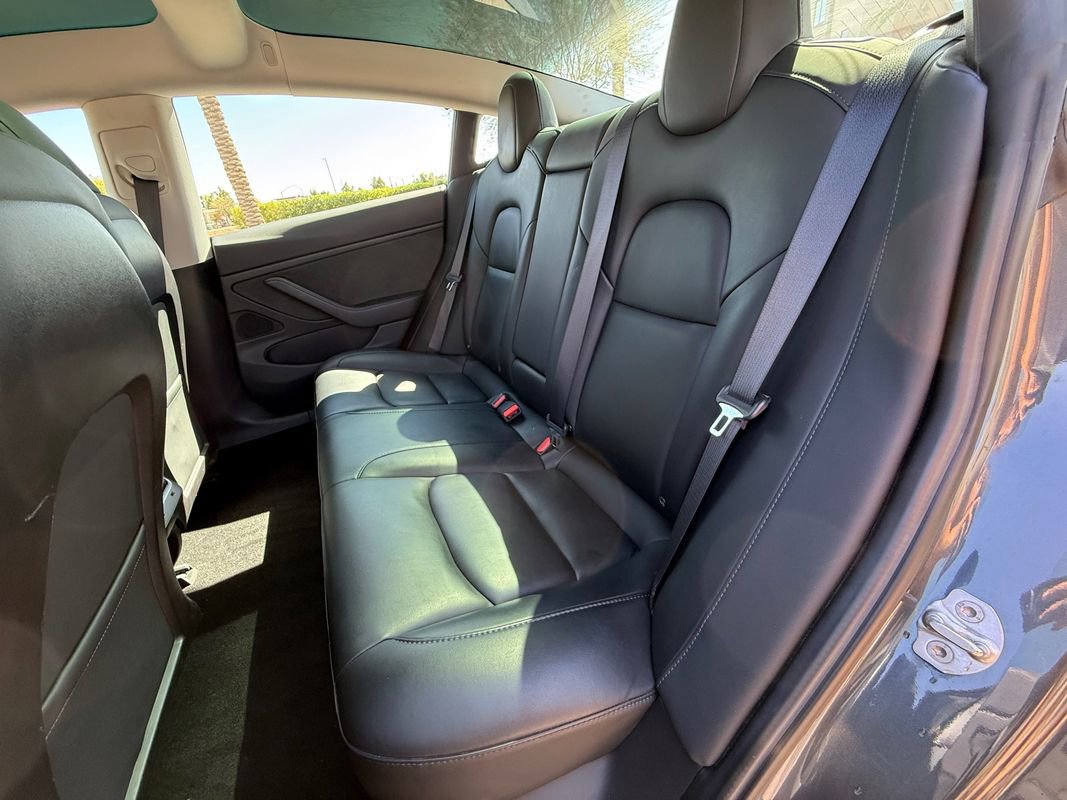 Used 2019 Tesla Model 3 Standard Range image 10