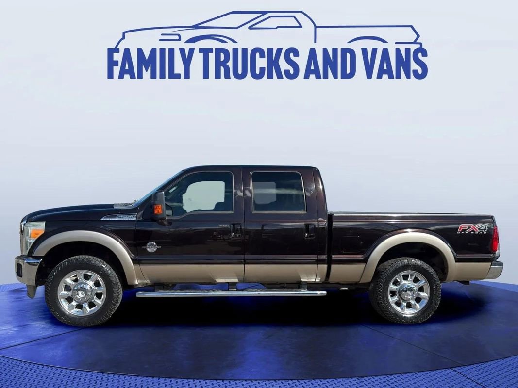 Used 2013 Ford F250 Lariat w/ Lariat Interior Pkg image 2