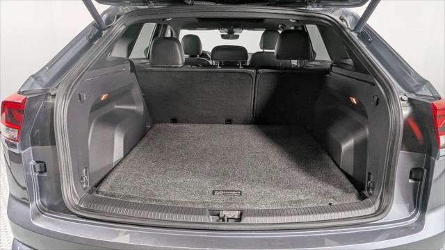 Used 2021 Volkswagen Atlas Cross Sport SEL Premium w/ Cross Sport MDO Package image 15