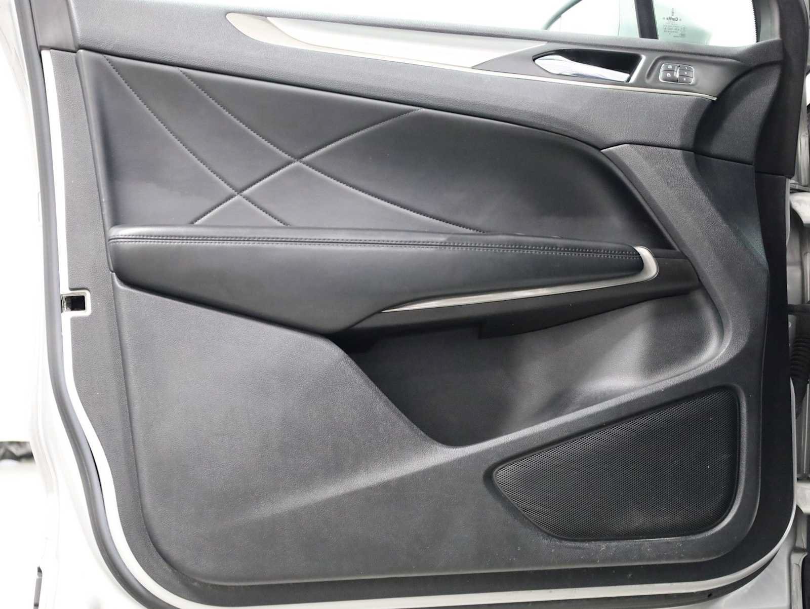 Used 2016 Lincoln MKC Premiere FWD image 16