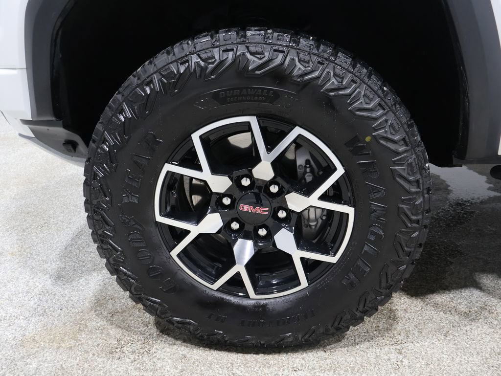 Used 2025 GMC Canyon AT4 w/ AT4X Package image 10