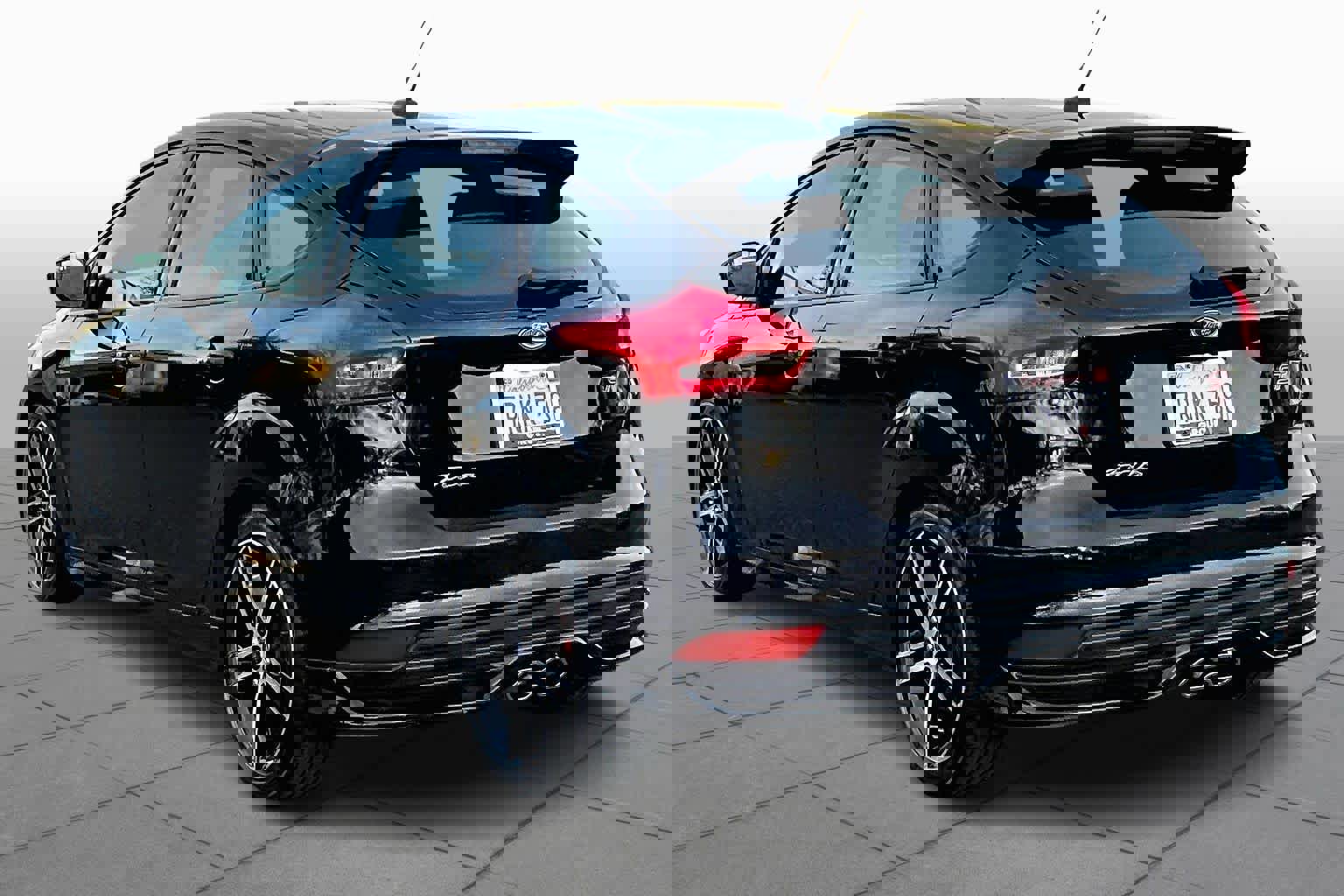 Used 2016 Ford Focus ST image 12