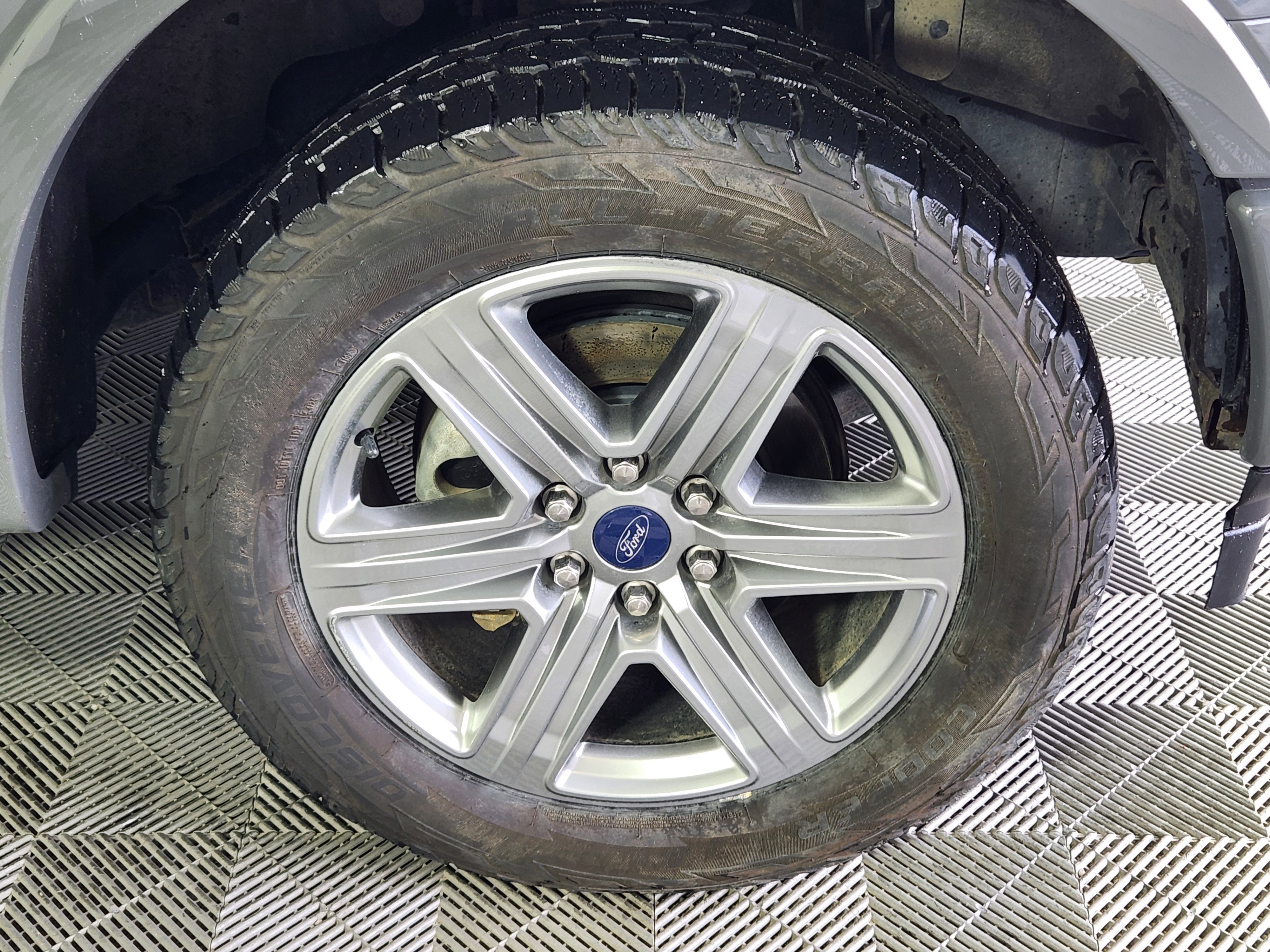 Used 2018 Ford F150 XLT w/ Equipment Group 302A Luxury AWD/4WD image 6