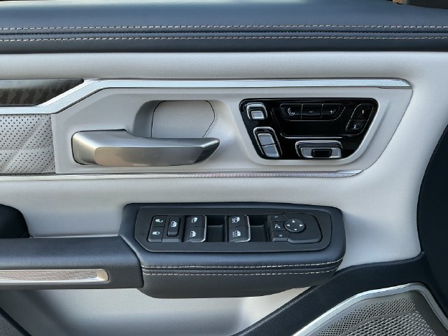 Used 2025 RAM 1500 Tungsten AWD/4WD image 15