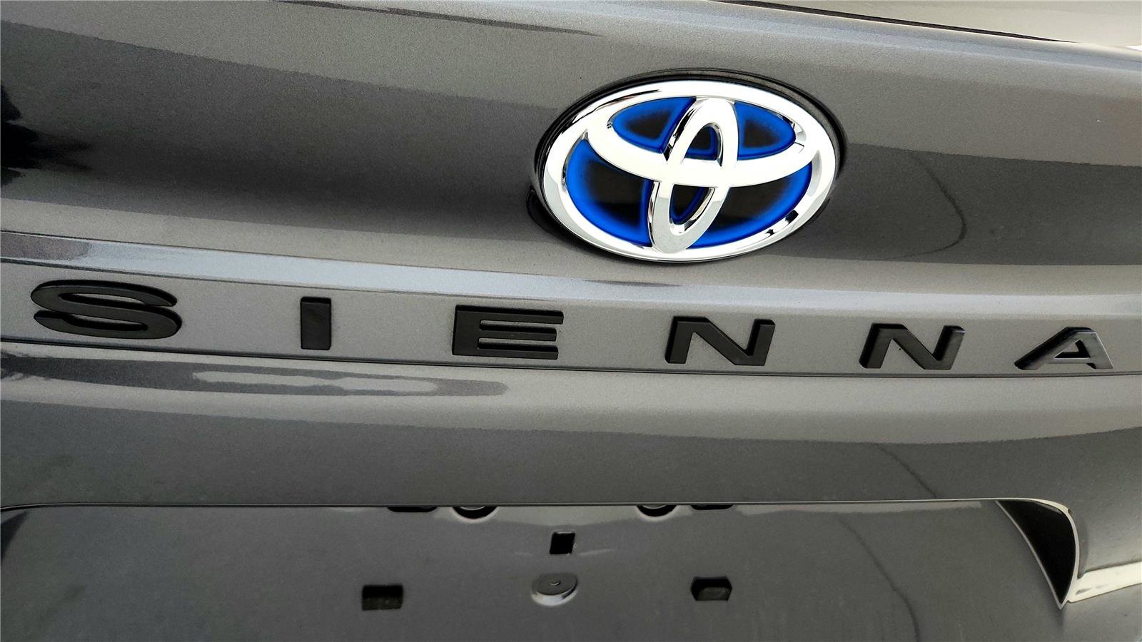 Certified 2025 Toyota Sienna XLE w/ XLE Plus Package image 13