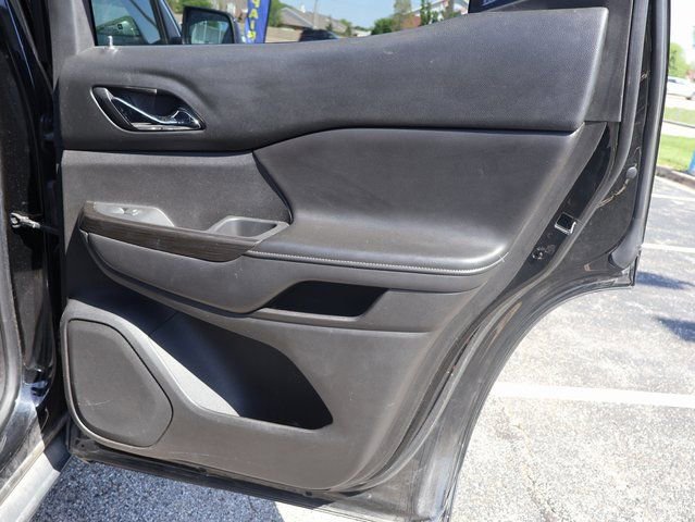 Used 2017 GMC Acadia SLT FWD image 15