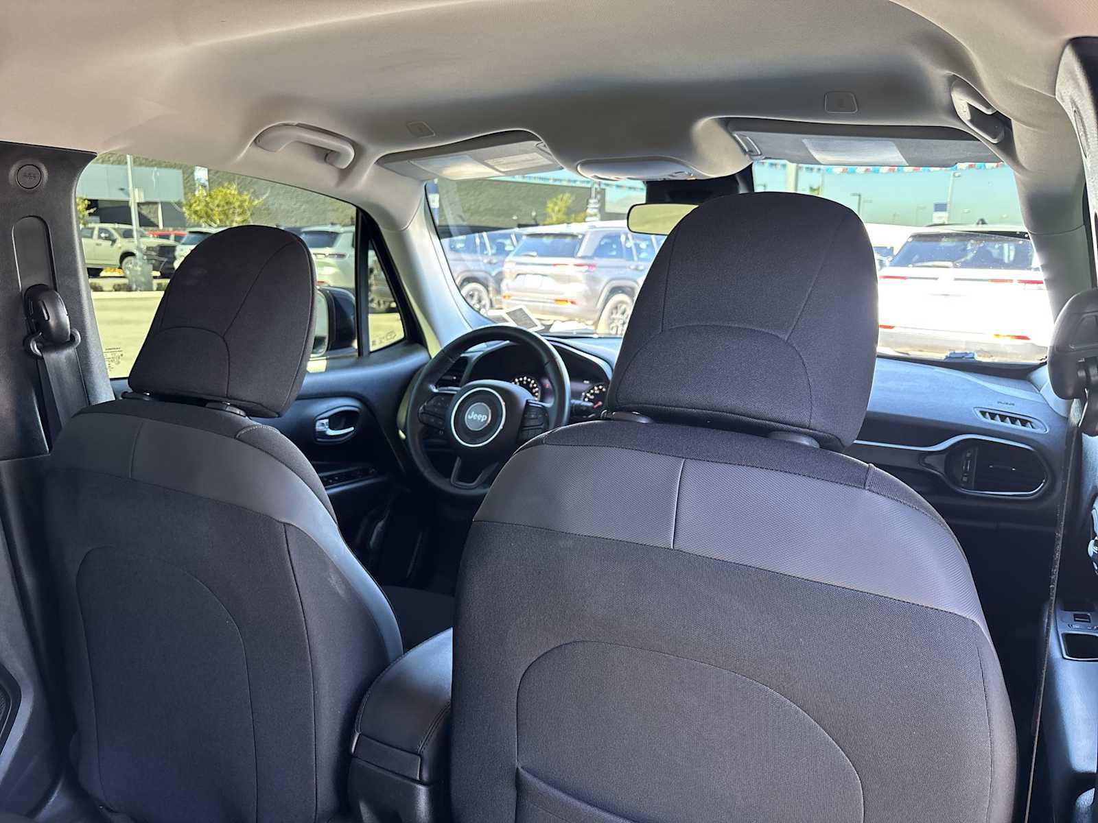 Used 2020 Jeep Renegade Altitude w/ UConnect 8.4 Nav Group image 16