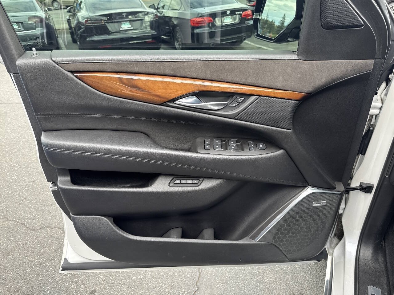 Used 2016 Cadillac Escalade Premium AWD/4WD image 30