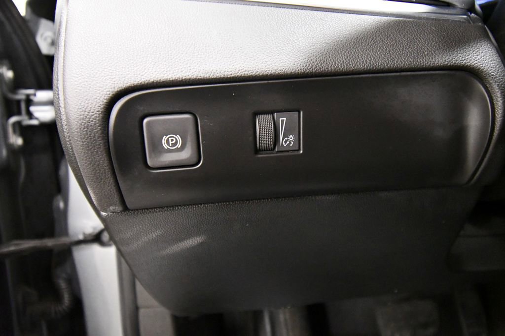 Used 2023 Buick Enclave Essence w/ LPO, Touring Package image 19