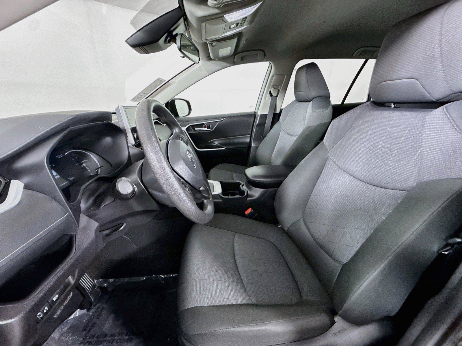 Certified 2025 Toyota RAV4 XLE FWD image 3