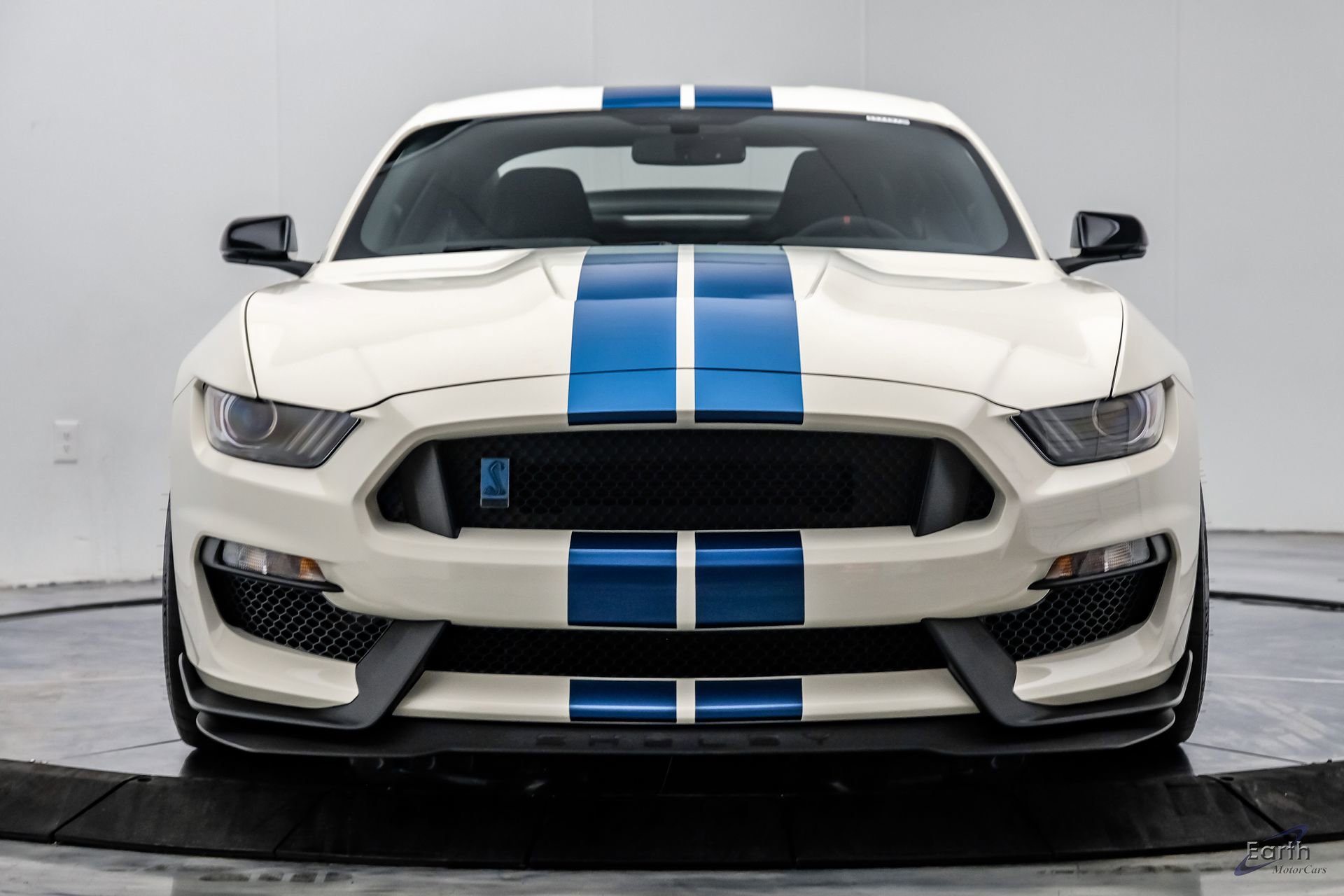 Used 2020 Ford Mustang Shelby GT350R w/ GT350R Equipment Group 920A RWD image 35