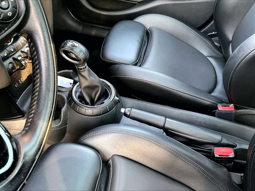 Used 2016 MINI Cooper S image 13