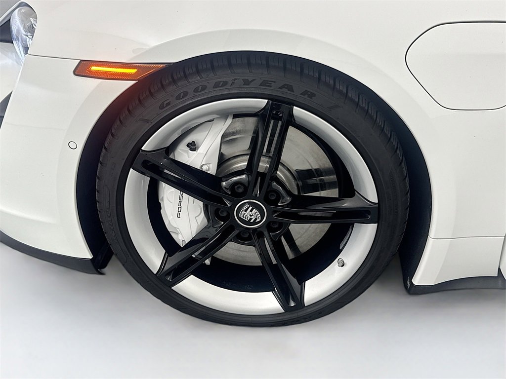 Used 2020 Porsche Taycan 4S image 30