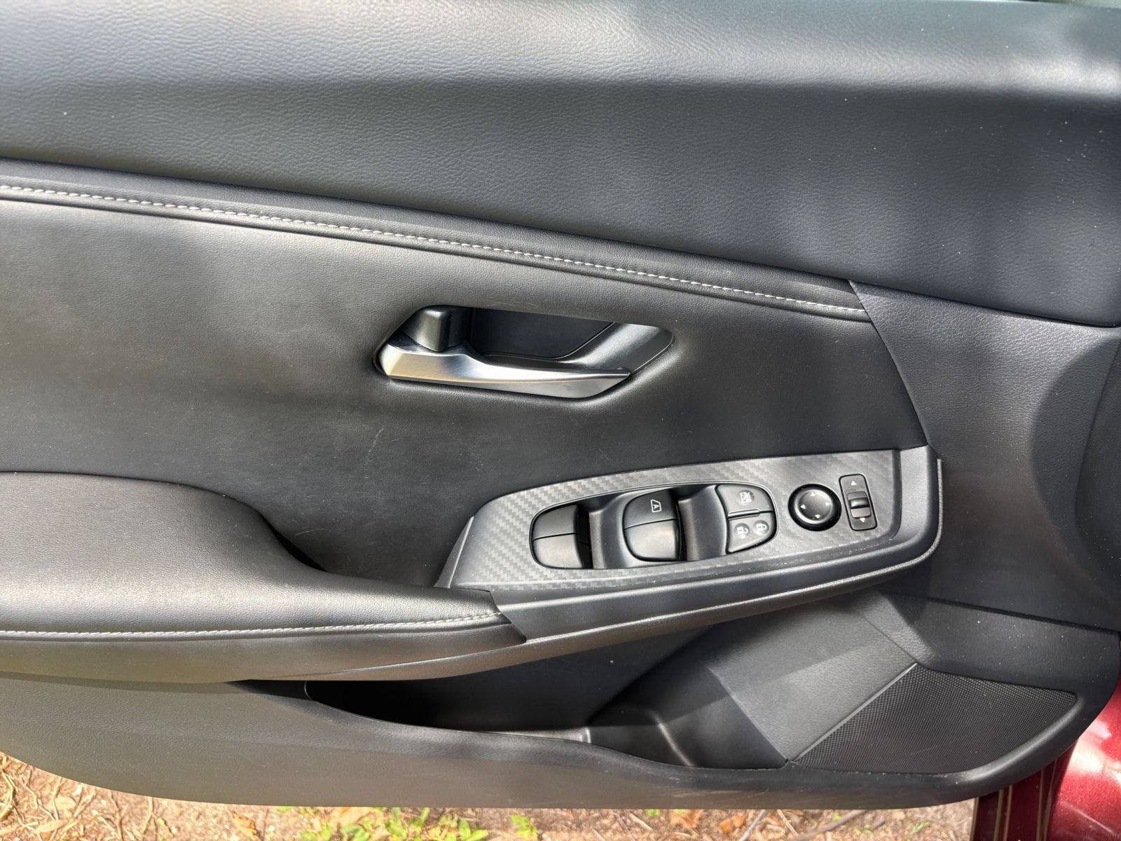 Used 2025 Nissan Sentra SV FWD image 18