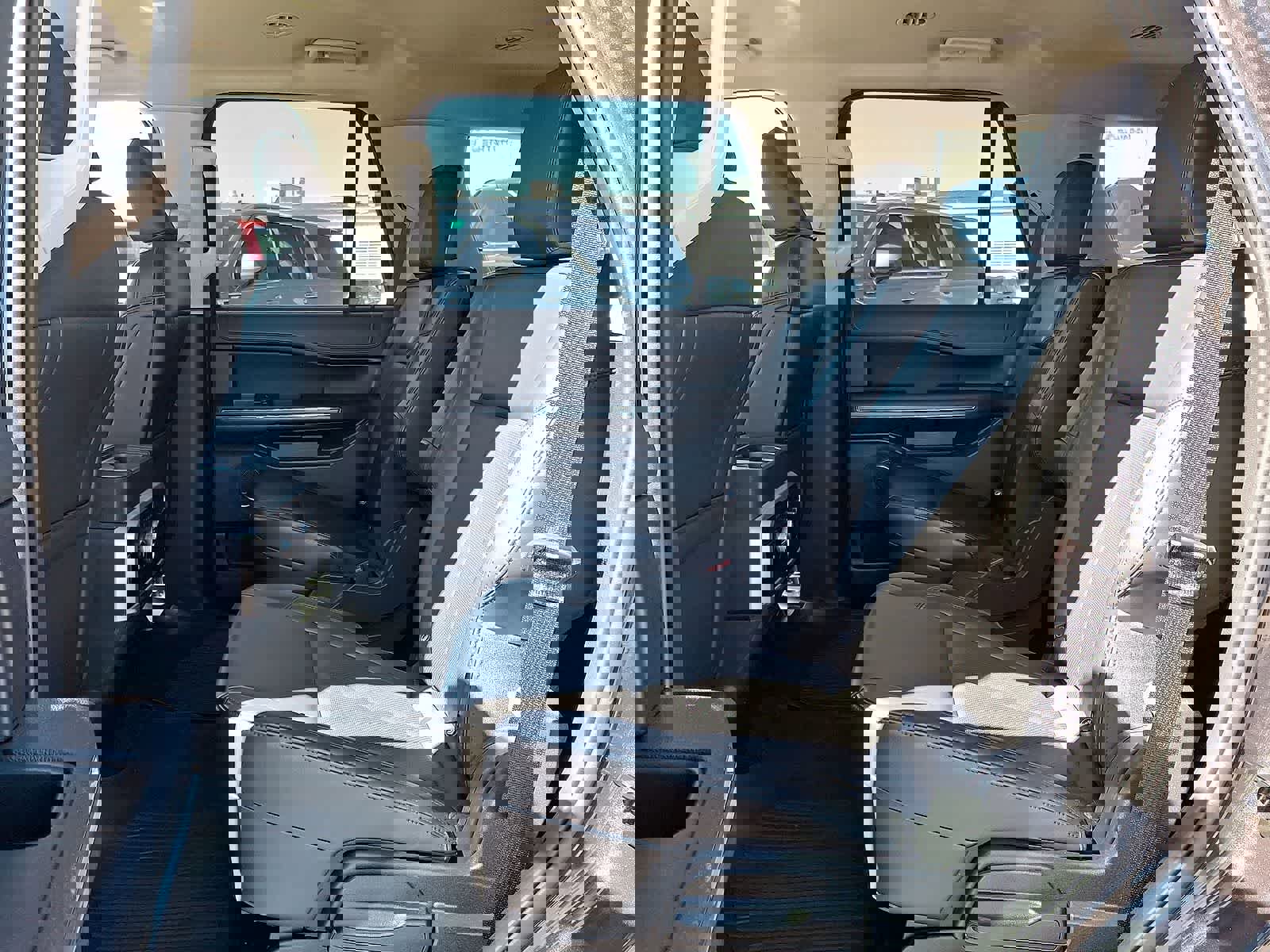 Used 2023 Ford Expedition XLT image 30