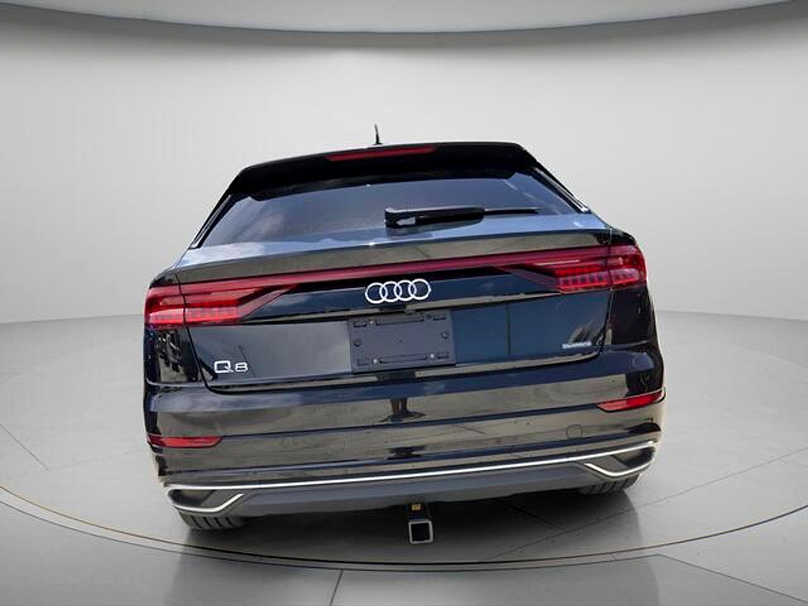 Used 2023 Audi Q8 Premium w/ Convenience Package AWD/4WD image 5