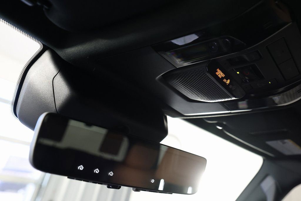 Used 2025 Lexus GX 550 w/ Accessory Package (Z1) image 39