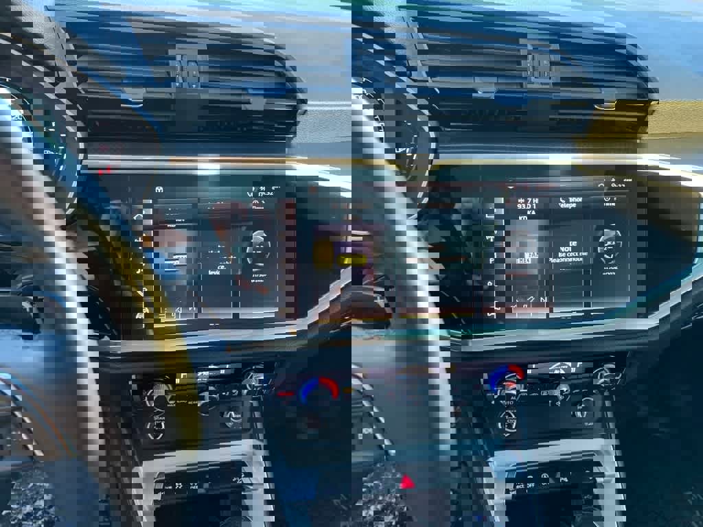 Used 2024 Audi Q3 2.0T Premium image 28