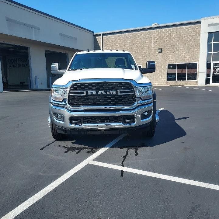 New 2024 RAM 5500 SLT w/ Quick Order Package 2YG SLT AWD/4WD image 2
