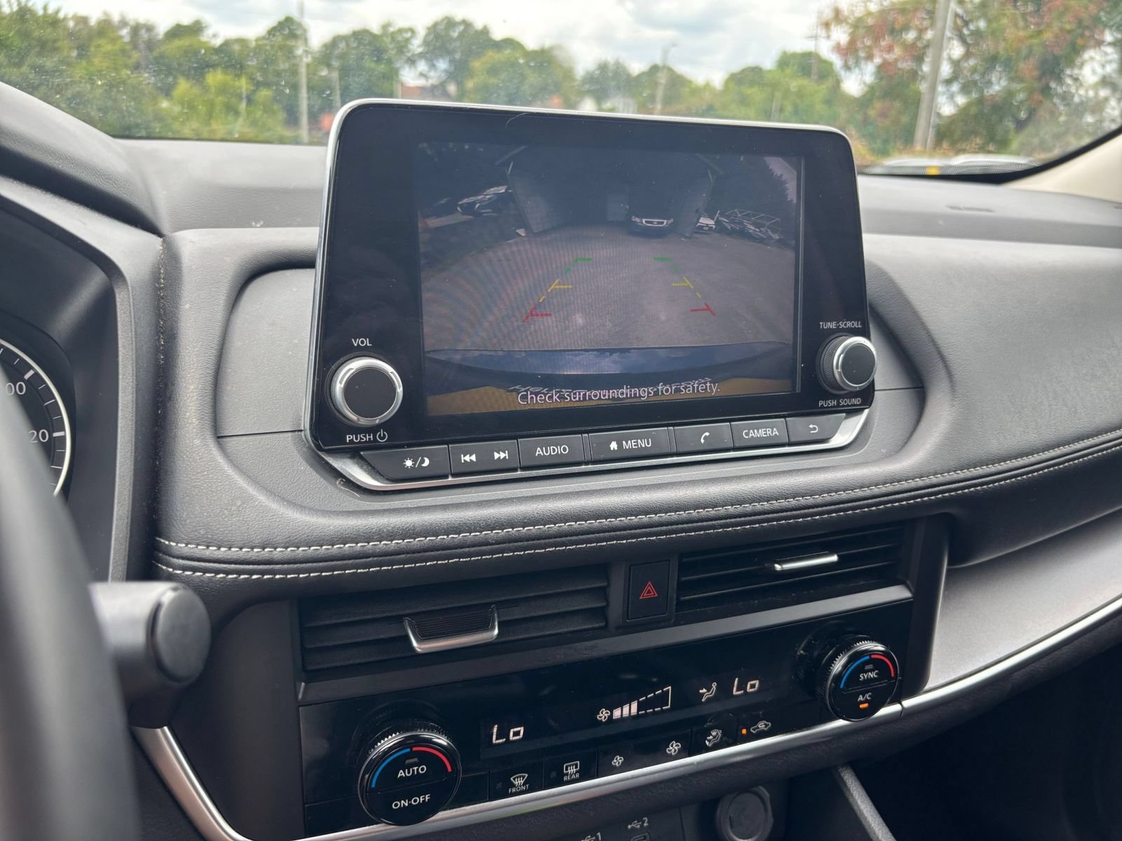 Used 2025 Nissan Rogue SV FWD image 16