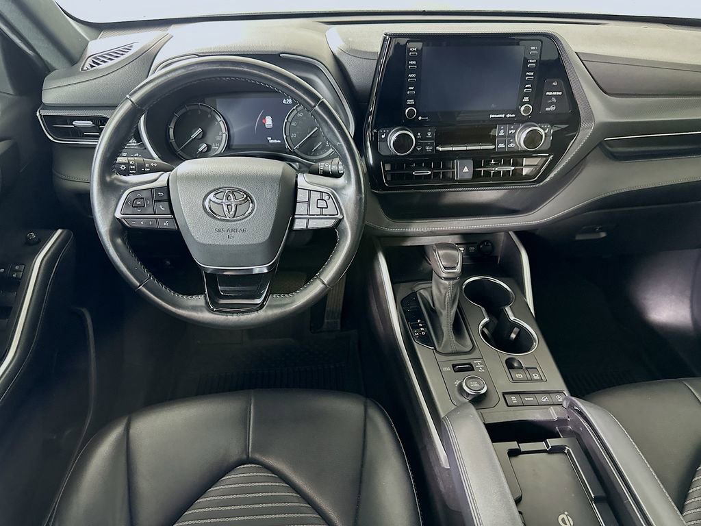 Used 2021 Toyota Highlander XSE AWD/4WD image 18