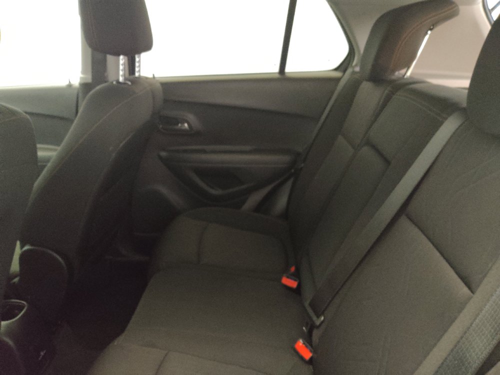 Used 2020 Chevrolet Trax LT FWD image 18