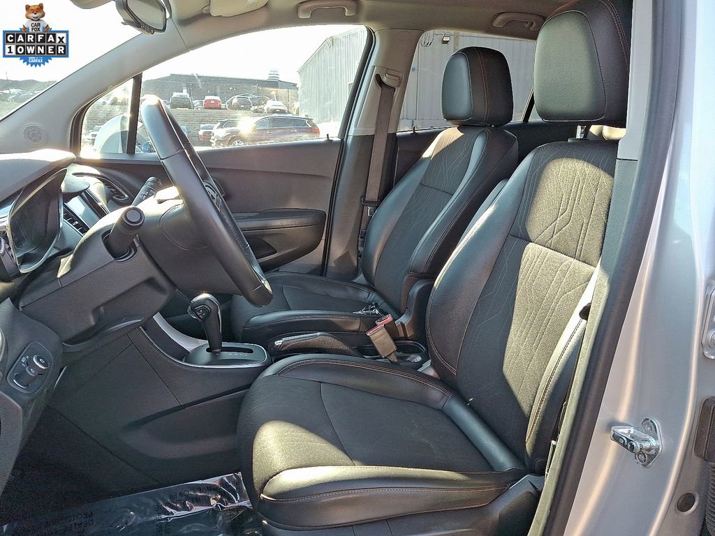 Used 2020 Chevrolet Trax LT w/ LT Convenience Package image 13