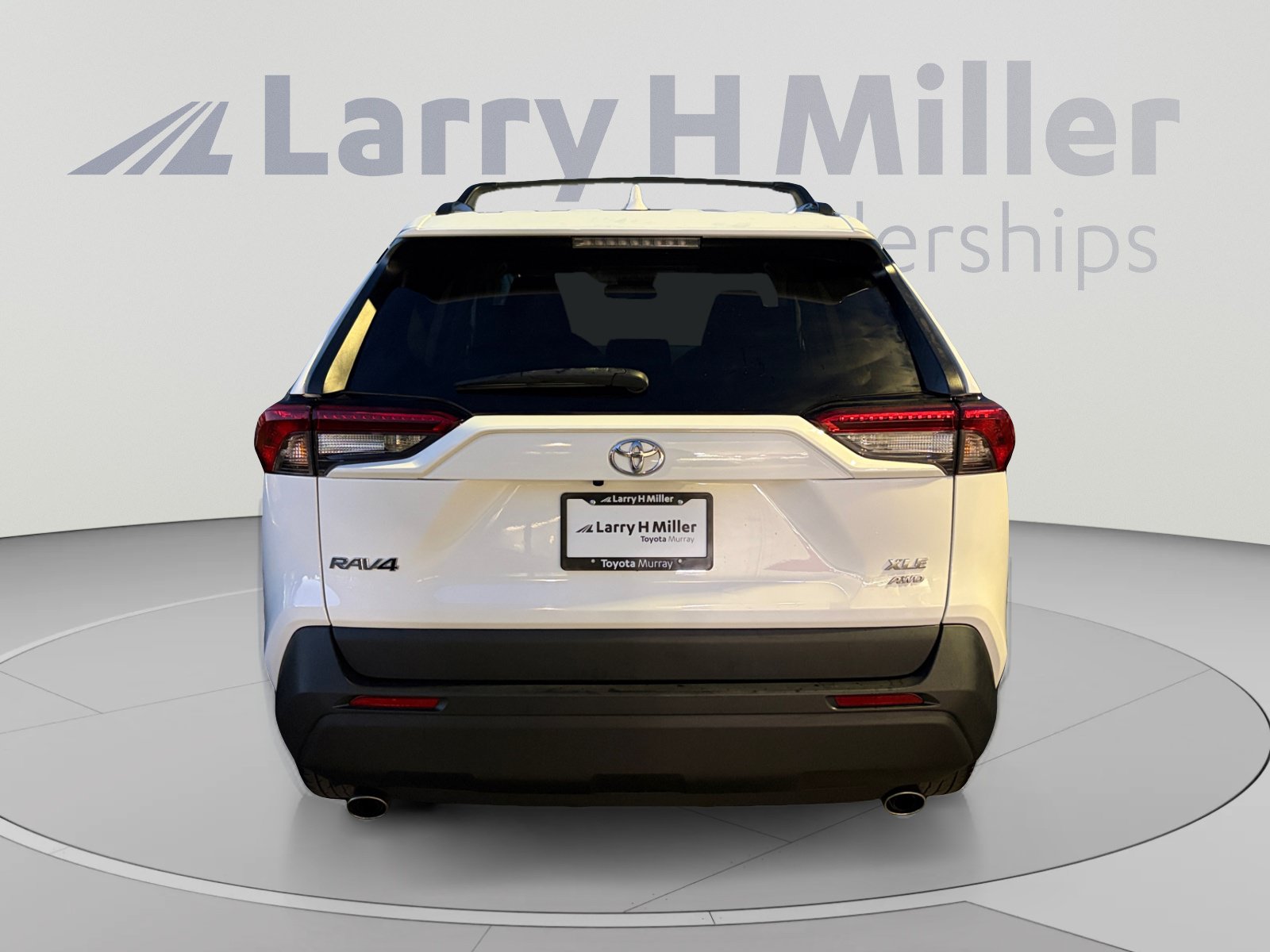 Used 2022 Toyota RAV4 XLE AWD/4WD image 4