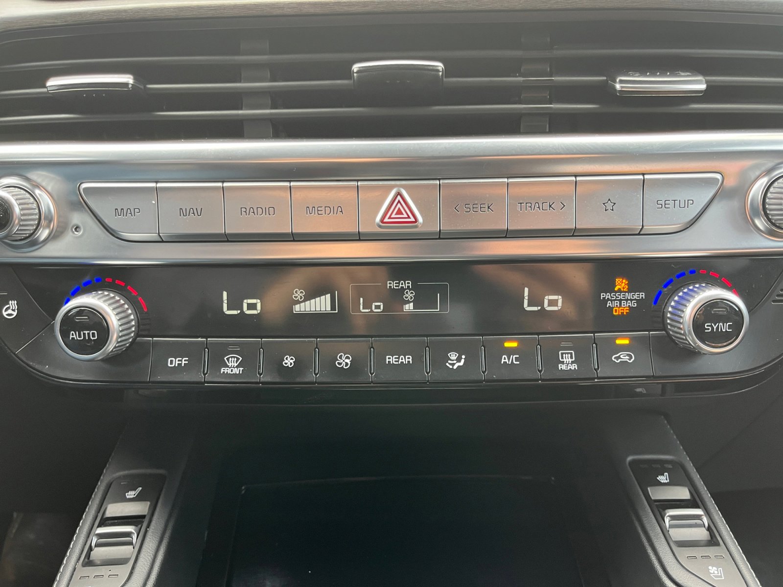 Used 2022 Kia Telluride SX w/ Nightfall Edition Package AWD/4WD image 14