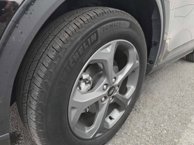 Certified 2025 Ford Escape ST-Line AWD/4WD image 11