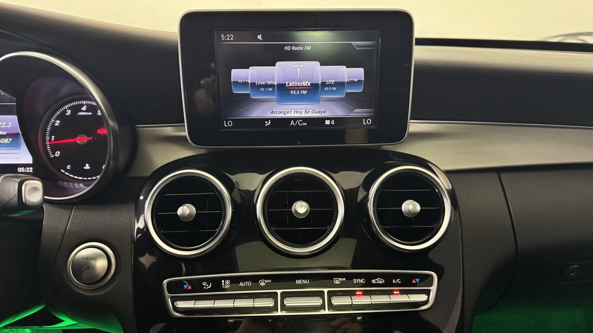 Used 2018 Mercedes-Benz C 300 Sedan w/ Premium Package image 21