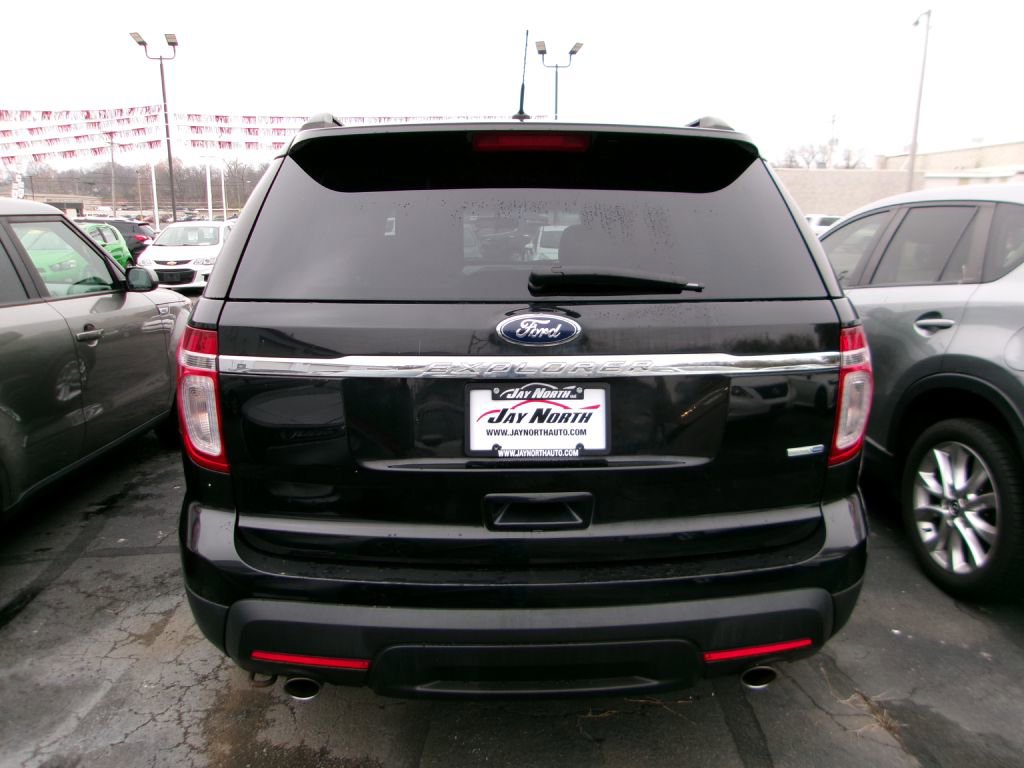 Used 2015 Ford Explorer 4WD image 4