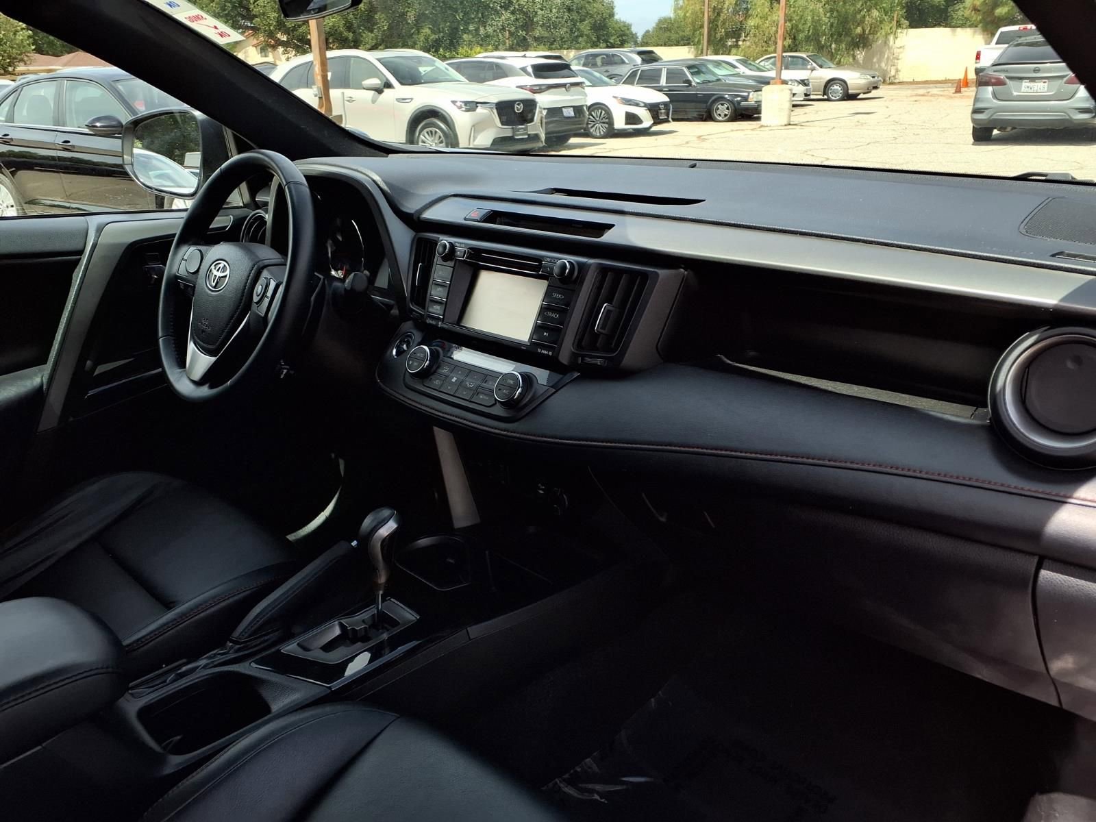 Used 2016 Toyota RAV4 SE image 24