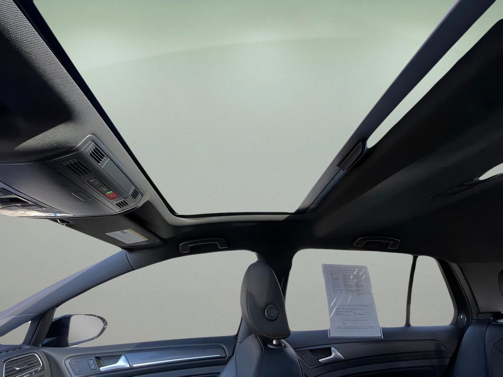 Used 2021 Volkswagen GTI SE image 29