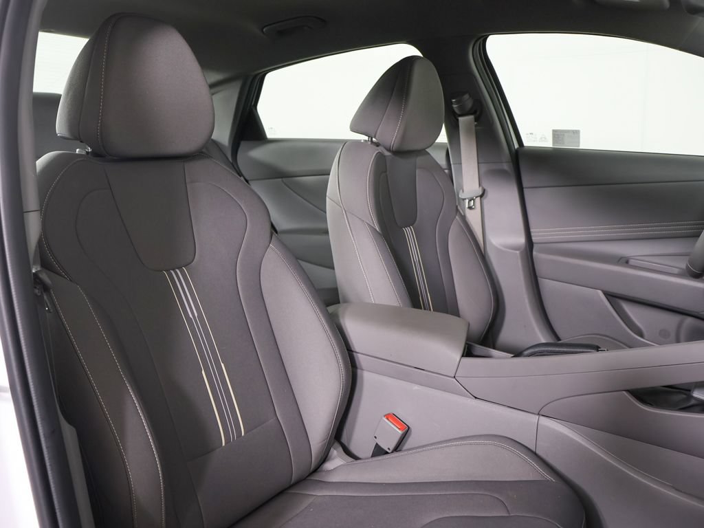 Certified 2025 Hyundai Elantra Sport FWD image 24