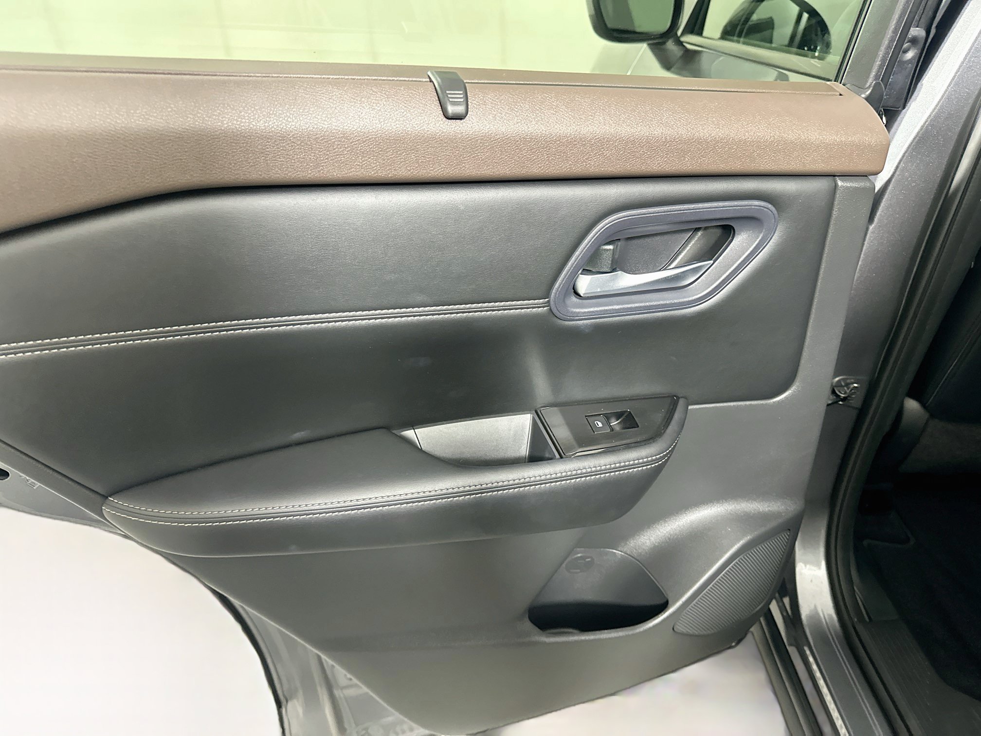 Used 2023 Nissan Rogue SV w/ SV Premium B Package AWD/4WD image 25