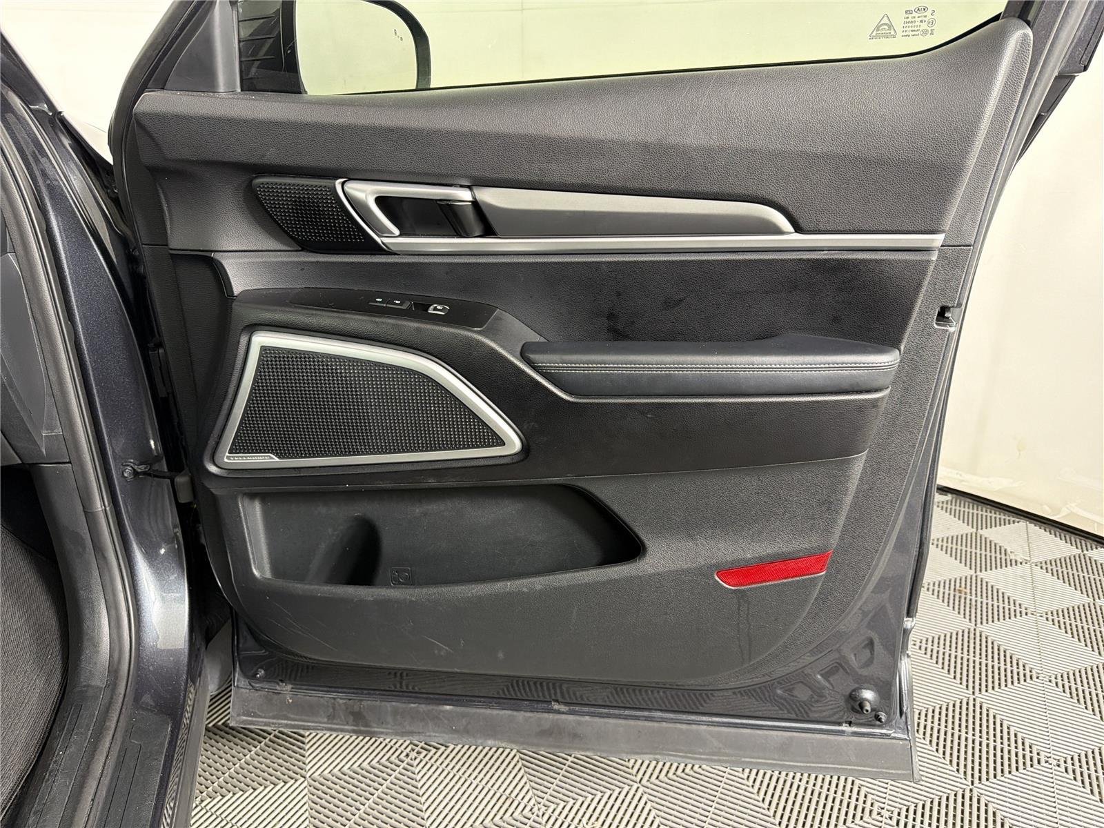Used 2021 Kia Telluride LX FWD image 12