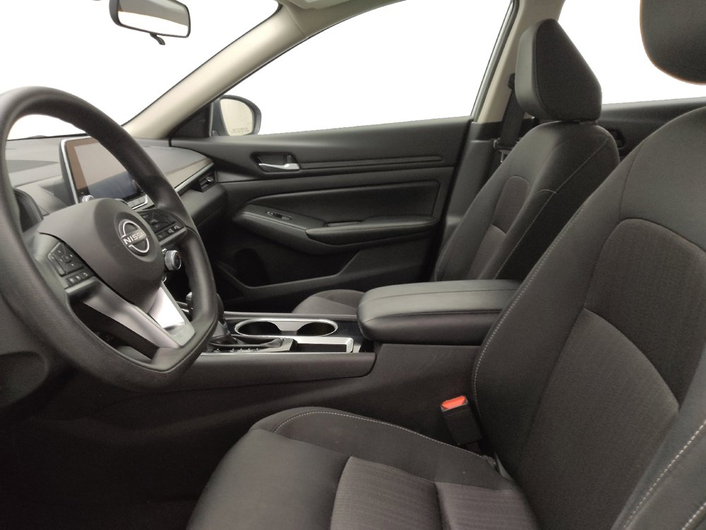 Used 2024 Nissan Altima 2.5 SV image 17