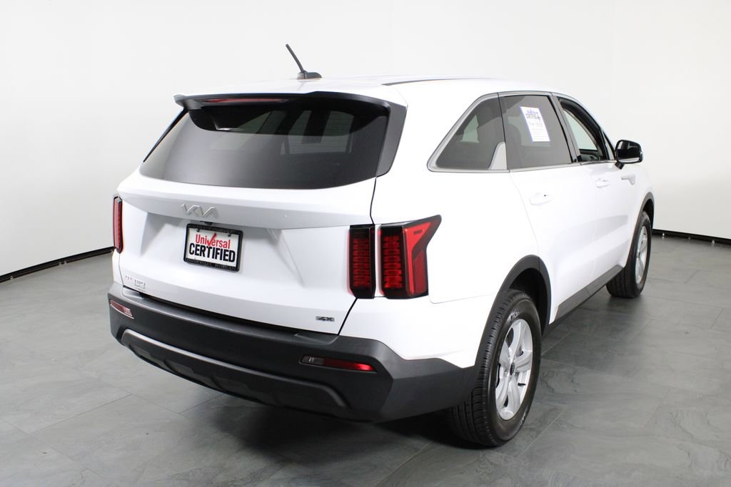 Used 2023 Kia Sorento LX image 13