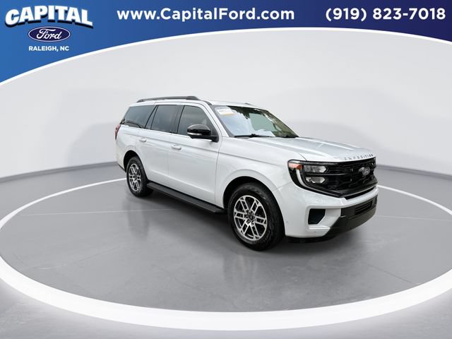 Certified 2025 Ford Expedition Active AWD/4WD image 2