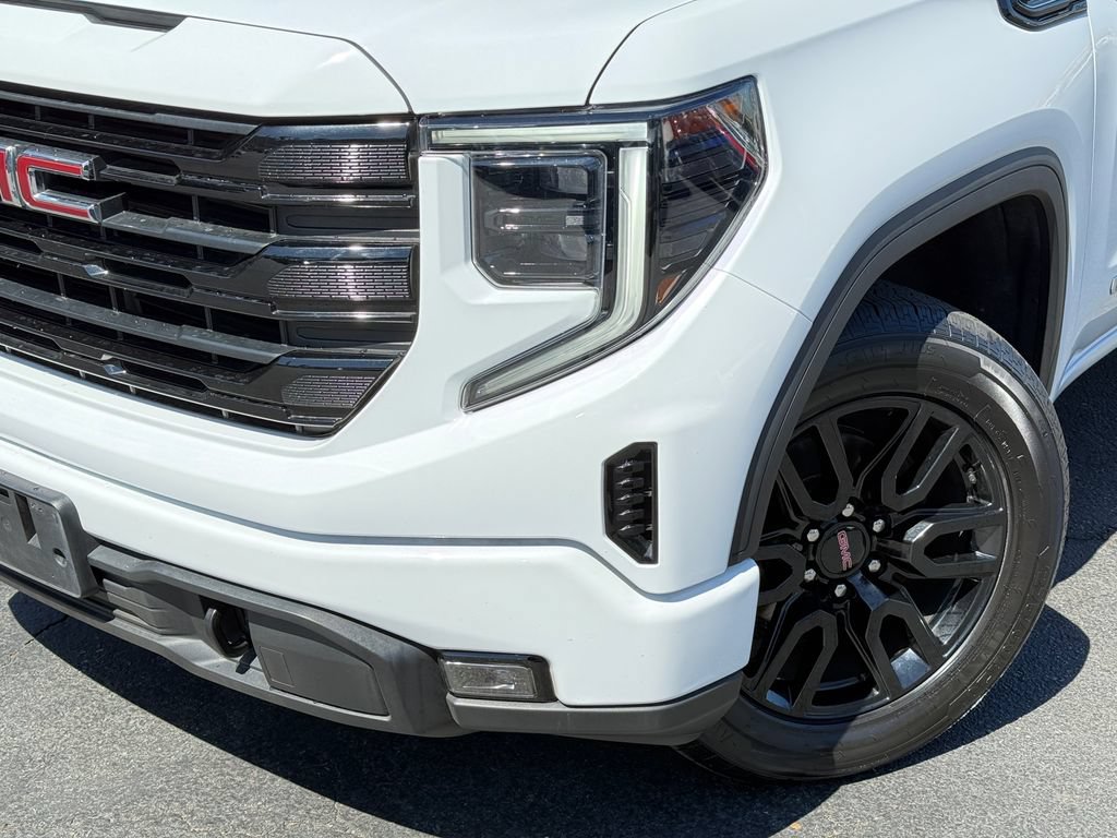 Used 2023 GMC Sierra 1500 Elevation RWD image 3