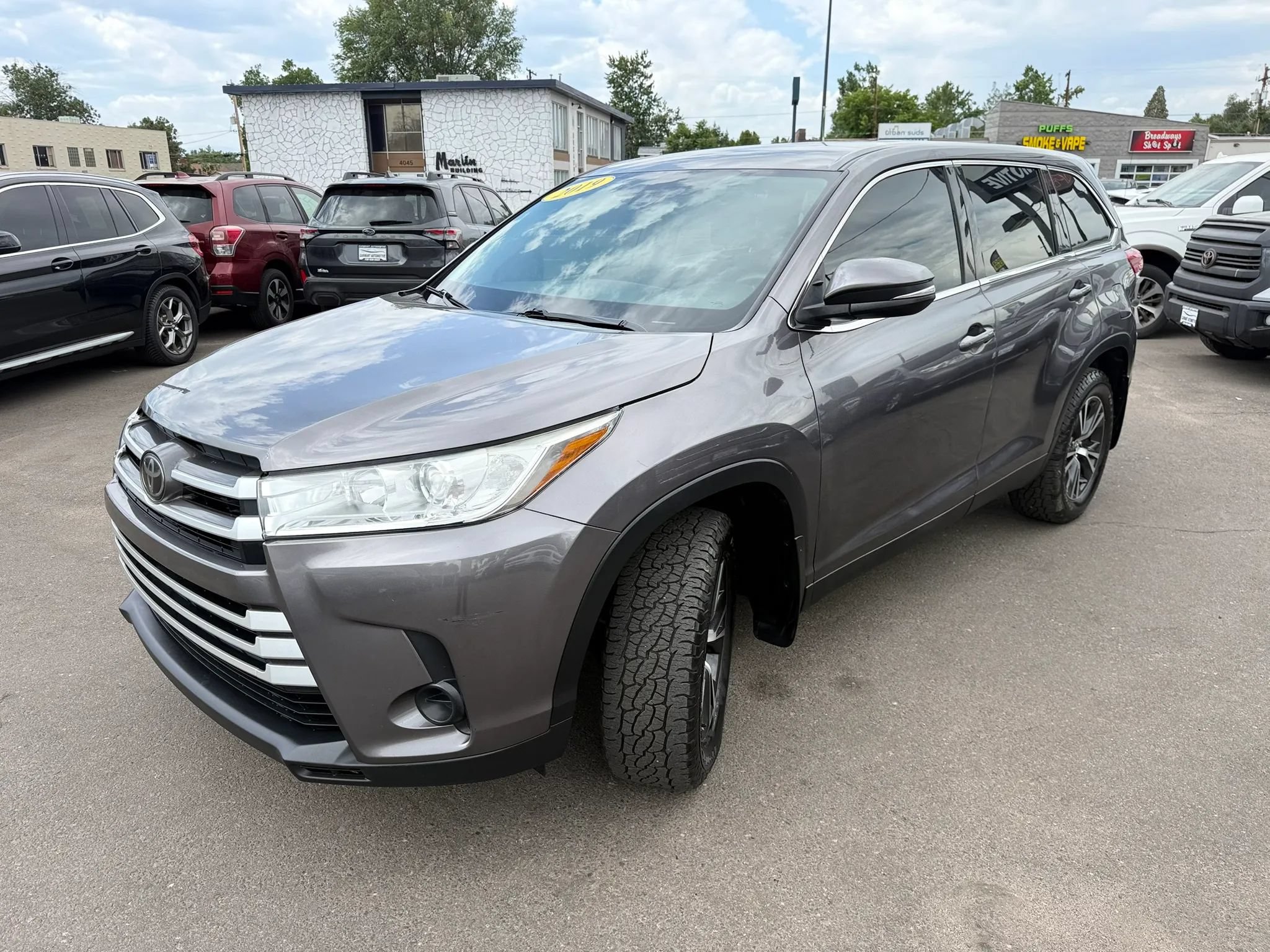 Used 2019 Toyota Highlander LE AWD/4WD image 5