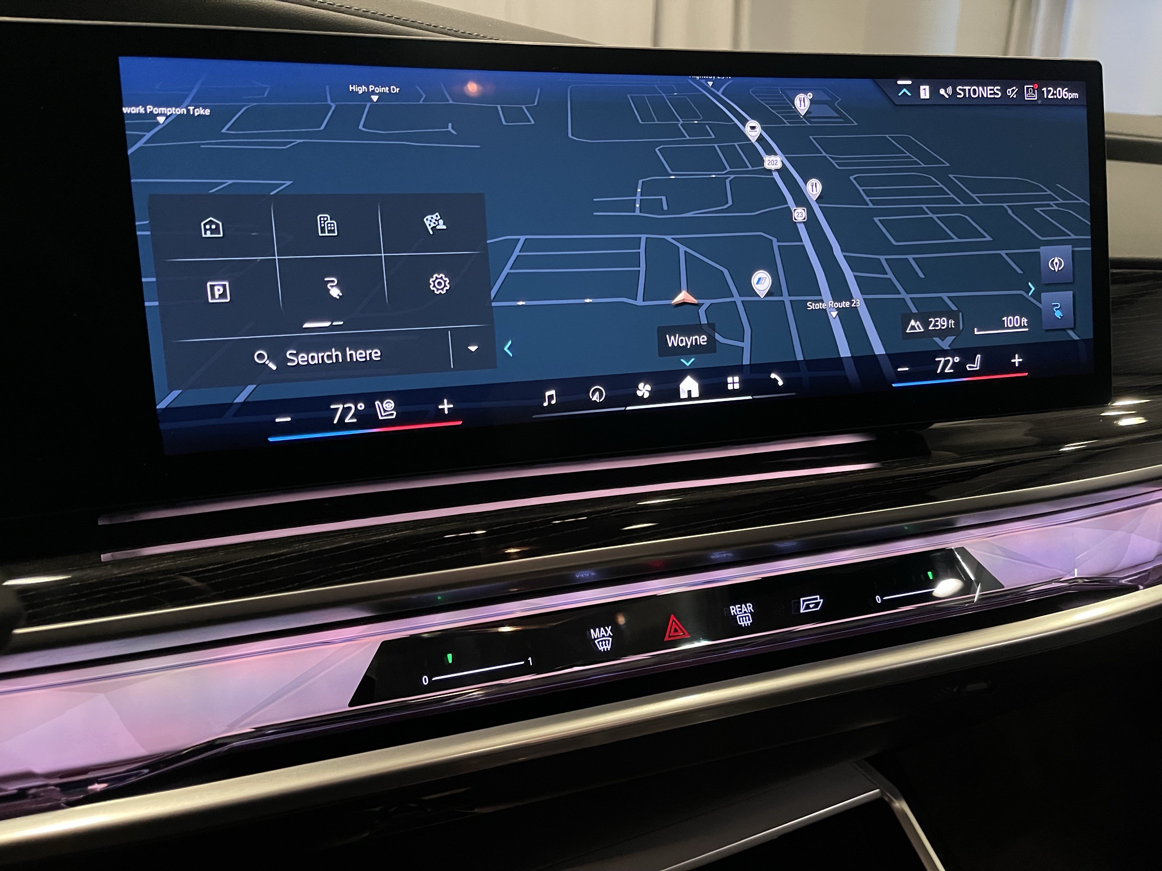 Certified 2024 BMW i7 xDrive60 AWD/4WD image 23