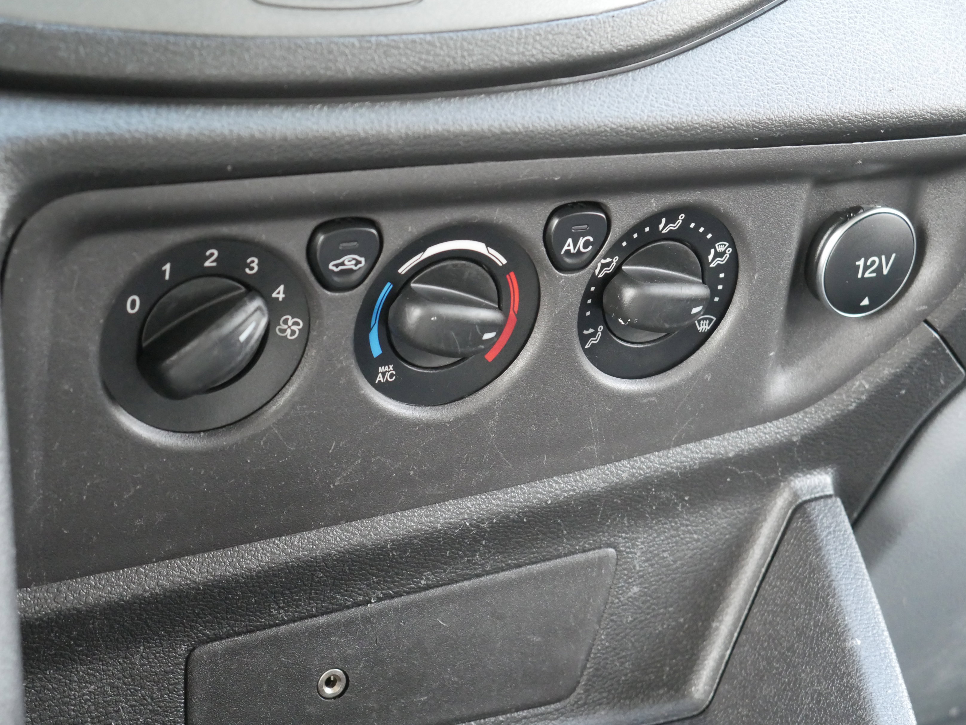 Used 2019 Ford Transit 150 130 Low Roof image 12