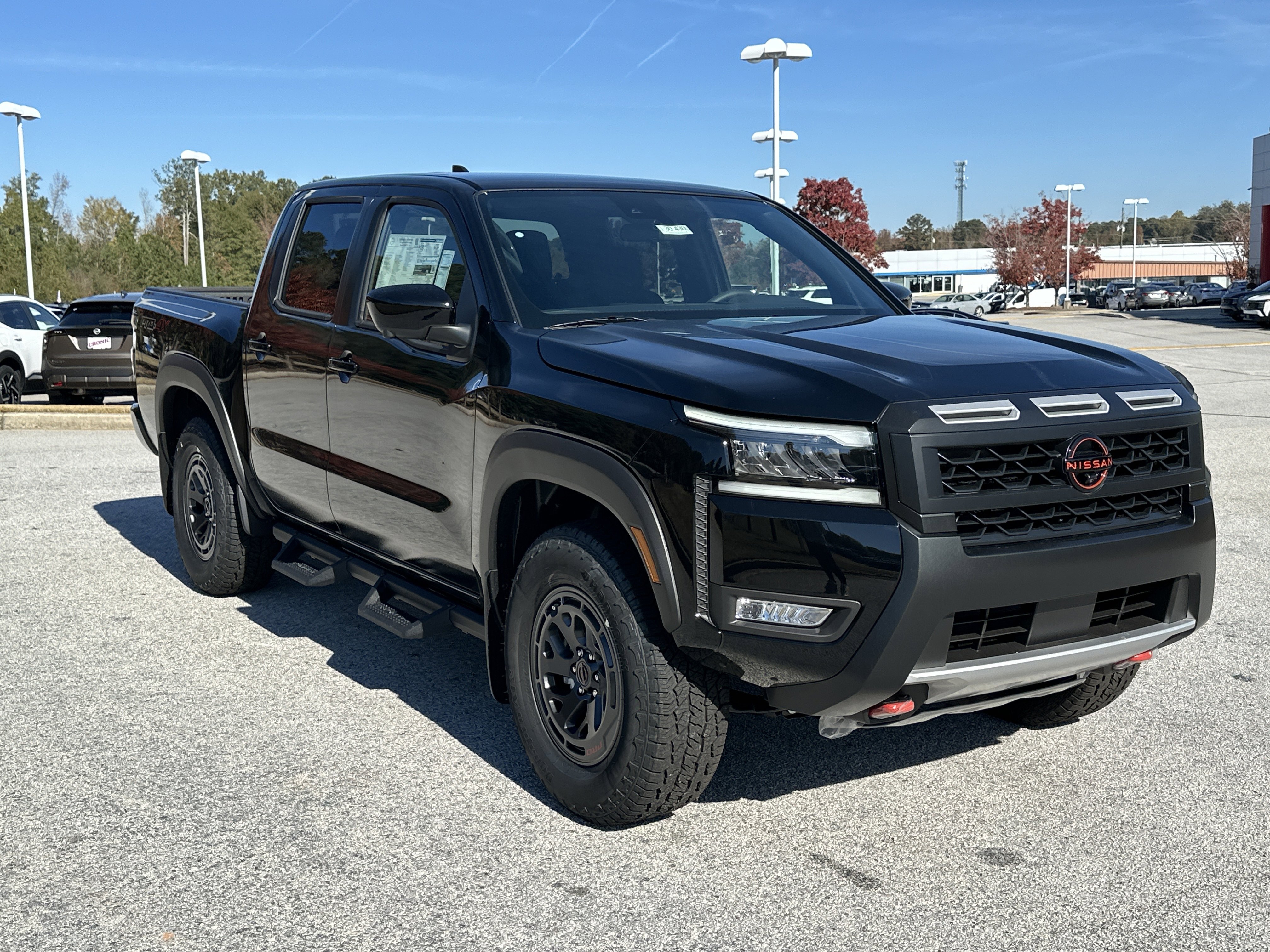 New 2026 Nissan Frontier PRO-4X w/ Pro-4x Convenience Package image 3